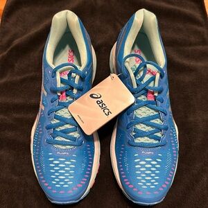 ASICS Dynamic Duomax.  Size 9.  NEW with tags
